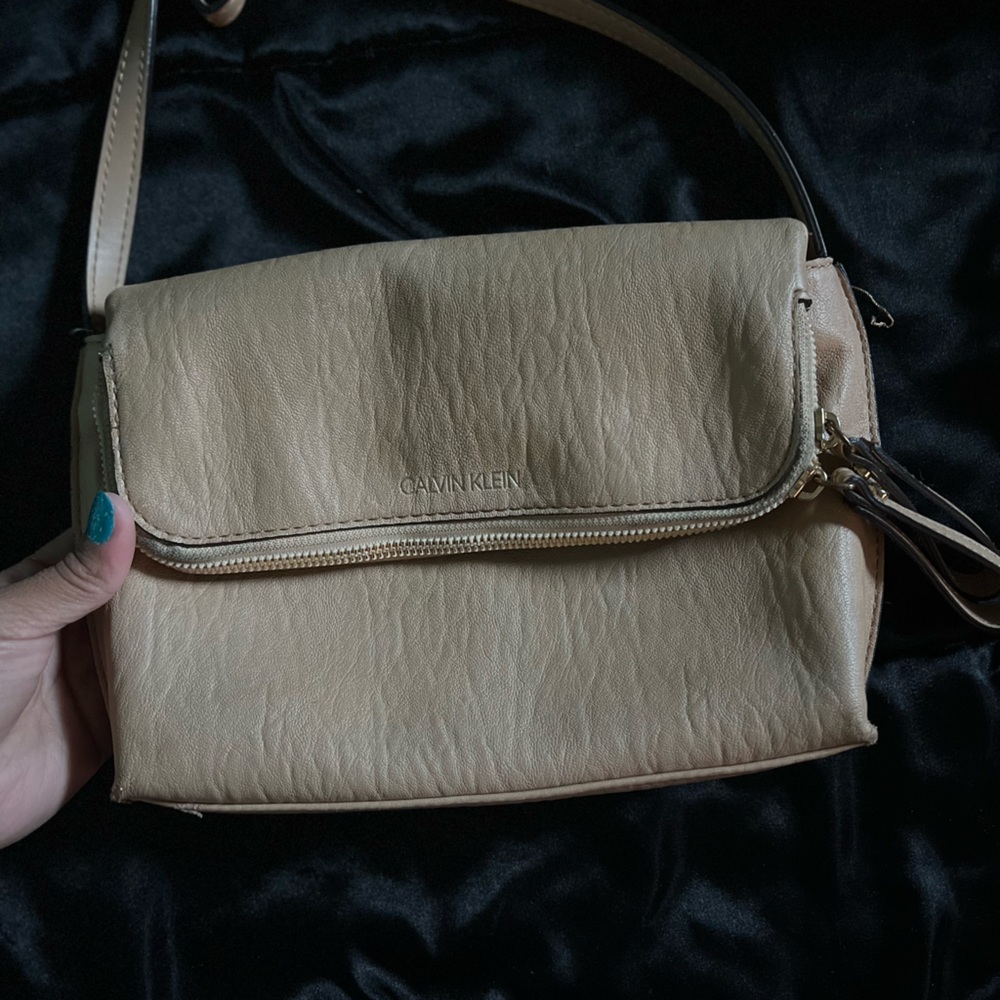 CALVIN KLEIN cross body